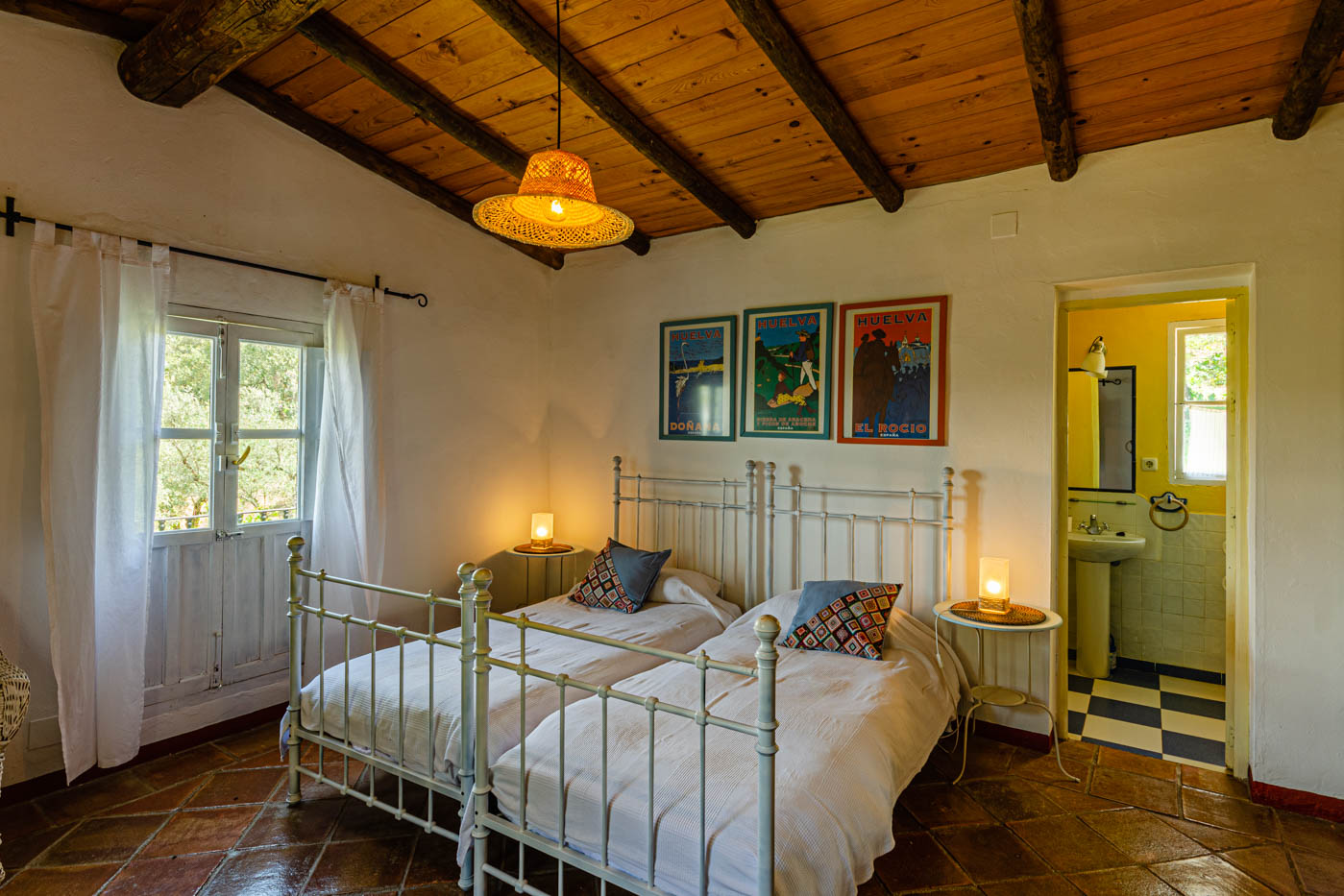 This bedroom can be made with double or twin beds